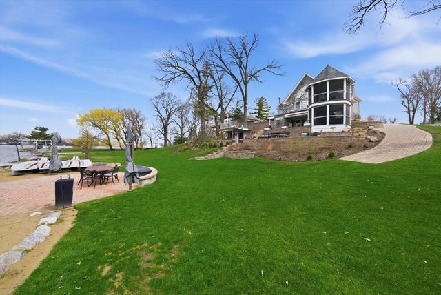 531 Circle Drive, Fox Lake, IL 60020
