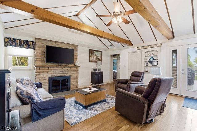 52 Cascade Way, Butler Boro, NJ 07405