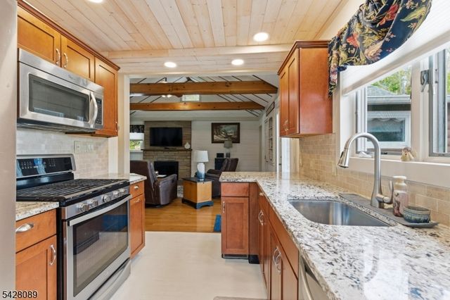 52 Cascade Way, Butler Boro, NJ 07405