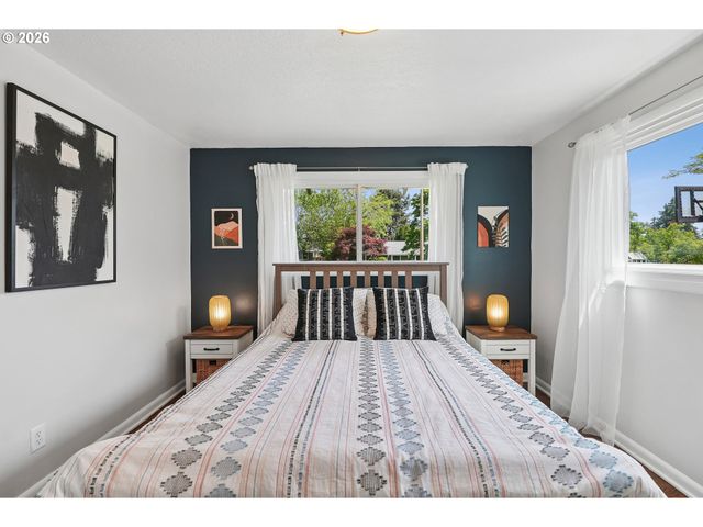 731 Se 143RD Ave, Portland, OR 97233