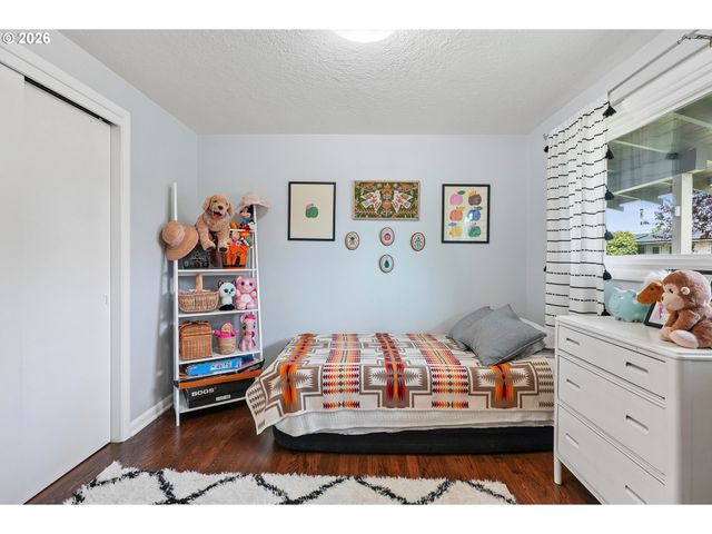 731 Se 143RD Ave, Portland, OR 97233