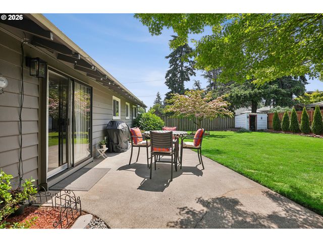731 Se 143RD Ave, Portland, OR 97233