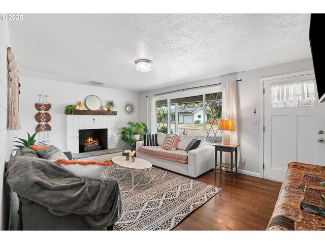 731 Se 143RD Ave, Portland, OR 97233