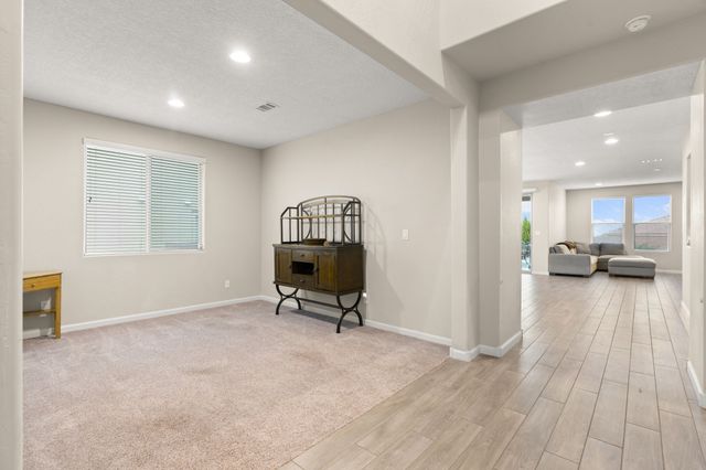 2802 Kings Canyon Loop NE, Rio Rancho, NM 87144