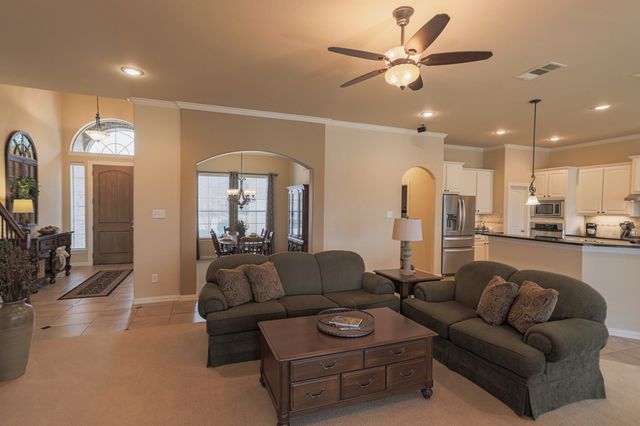 8008 Comstock Drive, Arlington, TX 76001