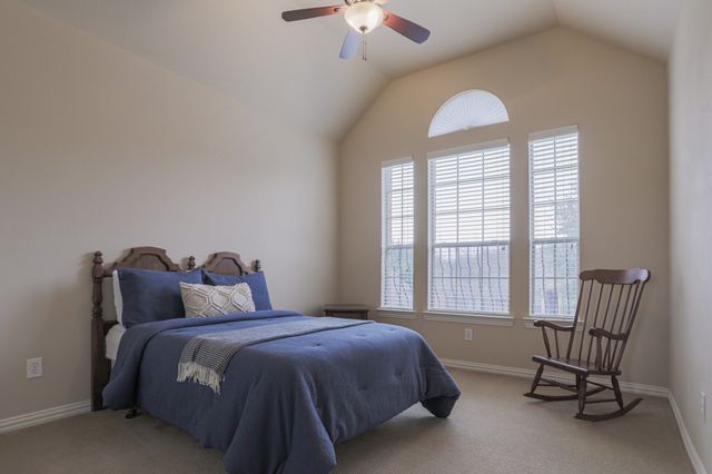 8008 Comstock Drive, Arlington, TX 76001