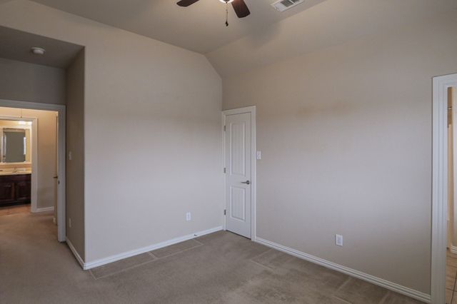 8008 Comstock Drive, Arlington, TX 76001