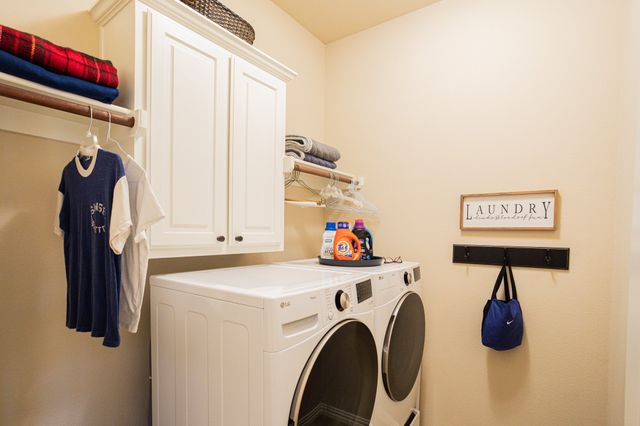 8008 Comstock Drive, Arlington, TX 76001