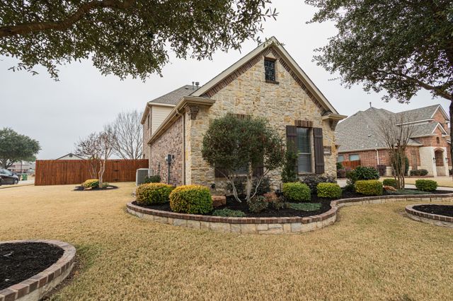 8008 Comstock Drive, Arlington, TX 76001