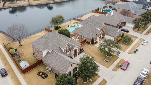 8008 Comstock Drive, Arlington, TX 76001