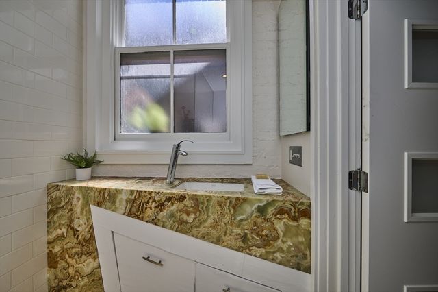 35 Saratoga 1, Boston, MA 02128