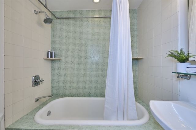 35 Saratoga 1, Boston, MA 02128