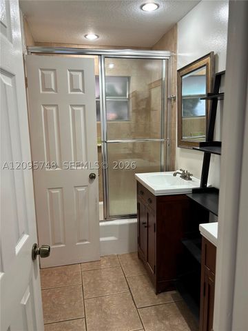 10330 N MILITARY TR 6B, Palm Beach Gardens, FL 33410