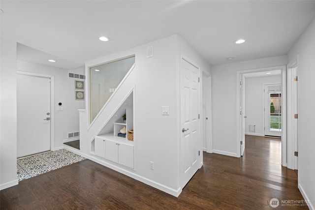 3410 77th Avenue SE, Mercer Island, WA 98040