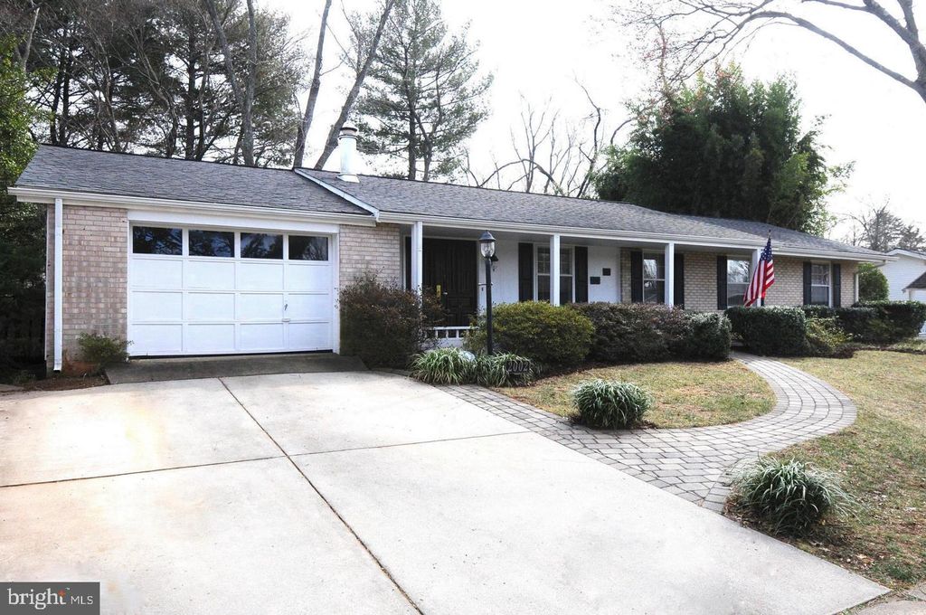 2002 N AMELIA ST, Sterling, VA 20164