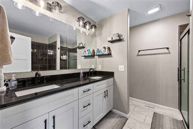 1698 Foxborough Drive, Marion, IA 52302