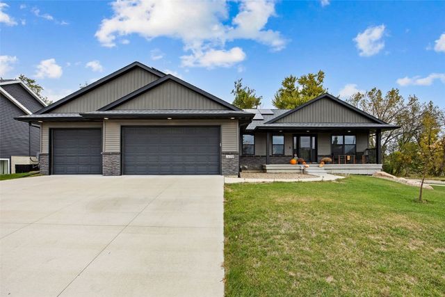 1698 Foxborough Drive, Marion, IA 52302