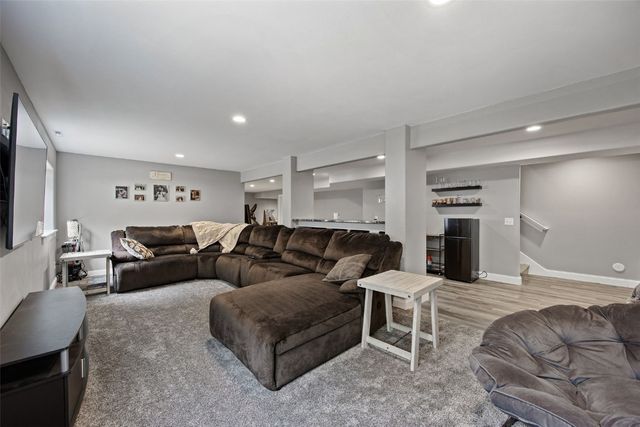 1698 Foxborough Drive, Marion, IA 52302