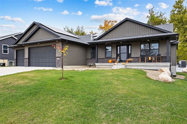 1698 Foxborough Drive, Marion, IA 52302