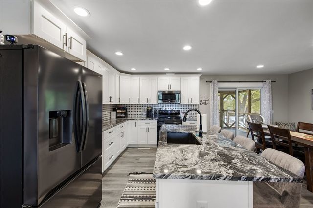 1698 Foxborough Drive, Marion, IA 52302