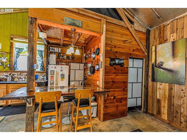 74738 APIARY Rd, Rainier, OR 97048
