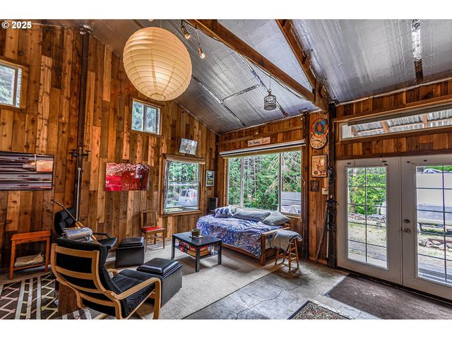 74738 APIARY Rd, Rainier, OR 97048