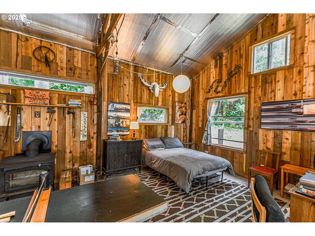 74738 APIARY Rd, Rainier, OR 97048