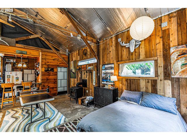 74738 APIARY Rd, Rainier, OR 97048