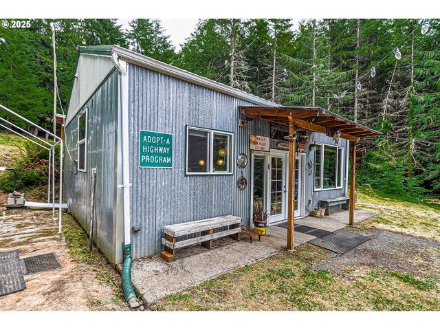 74738 APIARY Rd, Rainier, OR 97048