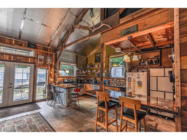 74738 APIARY Rd, Rainier, OR 97048