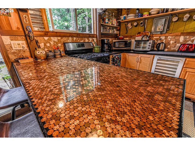 74738 APIARY Rd, Rainier, OR 97048