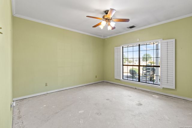 500 River Oak, Seguin, TX 78155