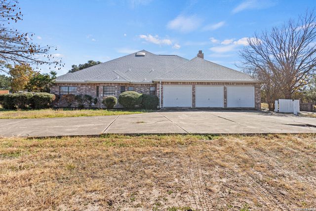 500 River Oak, Seguin, TX 78155