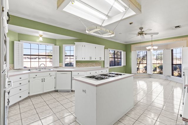 500 River Oak, Seguin, TX 78155