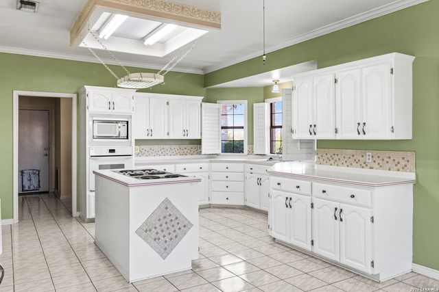 500 River Oak, Seguin, TX 78155