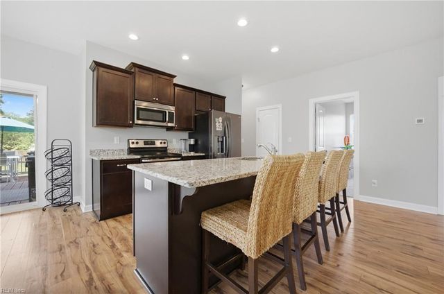7447 Lafayette Heights DR, Gloucester Point, VA 23062