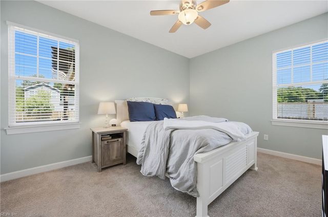 7447 Lafayette Heights DR, Gloucester Point, VA 23062