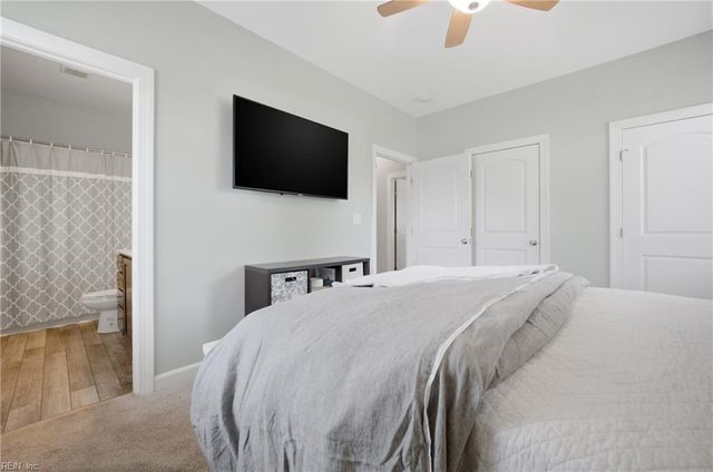 7447 Lafayette Heights DR, Gloucester Point, VA 23062