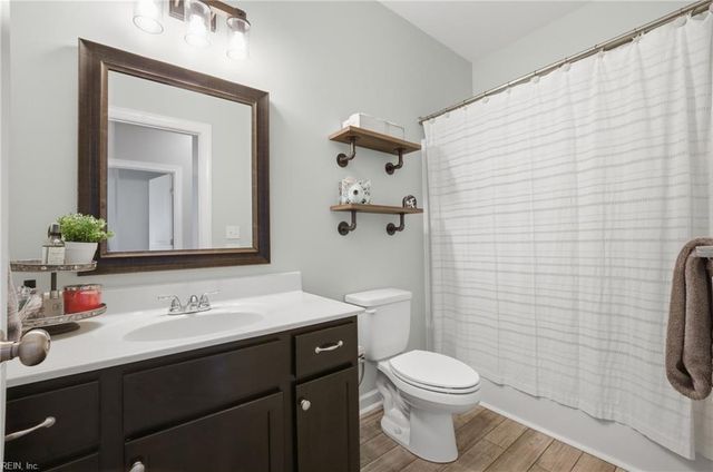 7447 Lafayette Heights DR, Gloucester Point, VA 23062