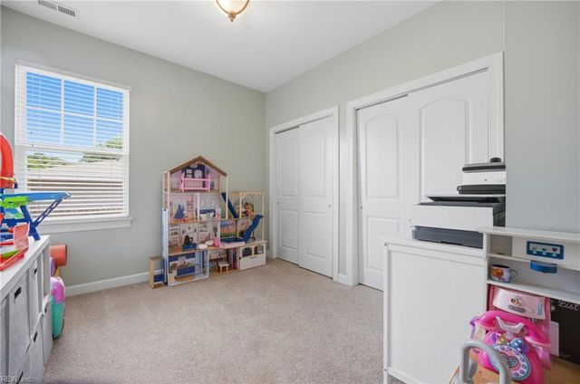 7447 Lafayette Heights DR, Gloucester Point, VA 23062