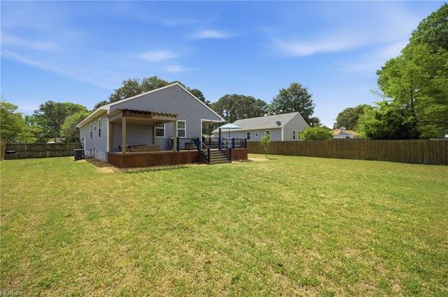 7447 Lafayette Heights DR, Gloucester Point, VA 23062
