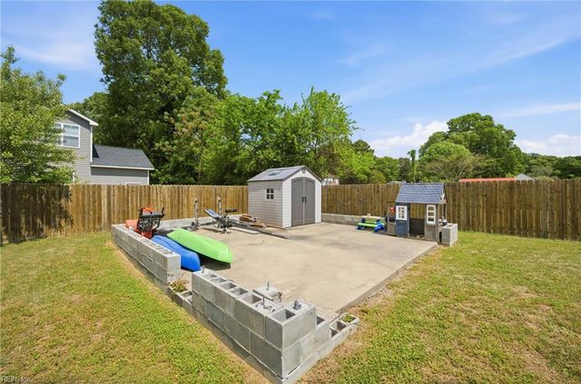 7447 Lafayette Heights DR, Gloucester Point, VA 23062