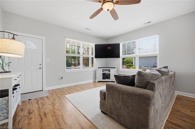 7447 Lafayette Heights DR, Gloucester Point, VA 23062
