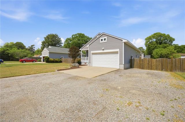 7447 Lafayette Heights DR, Gloucester Point, VA 23062