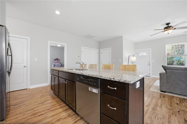 7447 Lafayette Heights DR, Gloucester Point, VA 23062