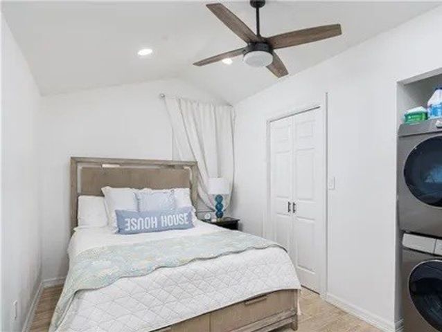 746 E Clam Circle, Port Isabel, TX 78589