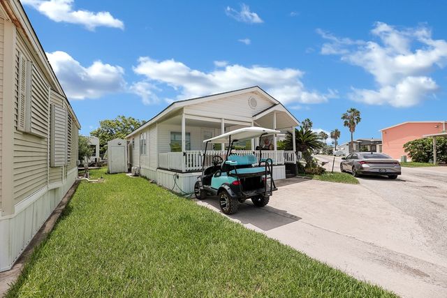 746 E Clam Circle, Port Isabel, TX 78589
