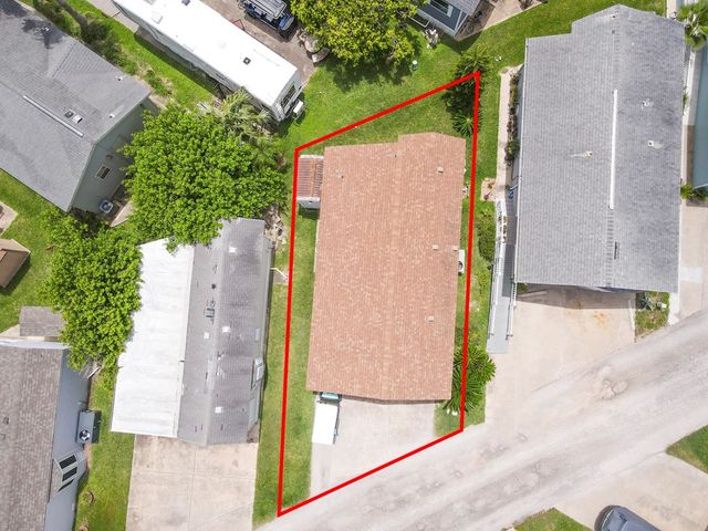 746 E Clam Circle, Port Isabel, TX 78589