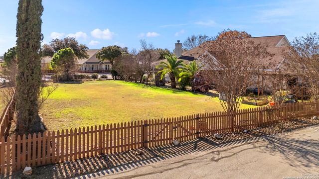 1659 HANZ DR, New Braunfels, TX 78130