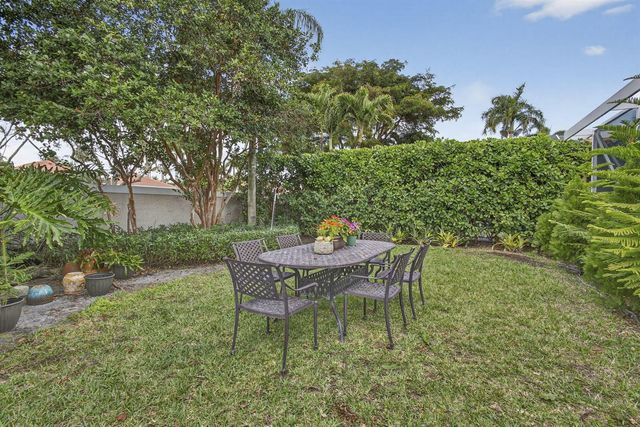 8281 Heritage Club Dr Drive, West Palm Beach, FL 33412